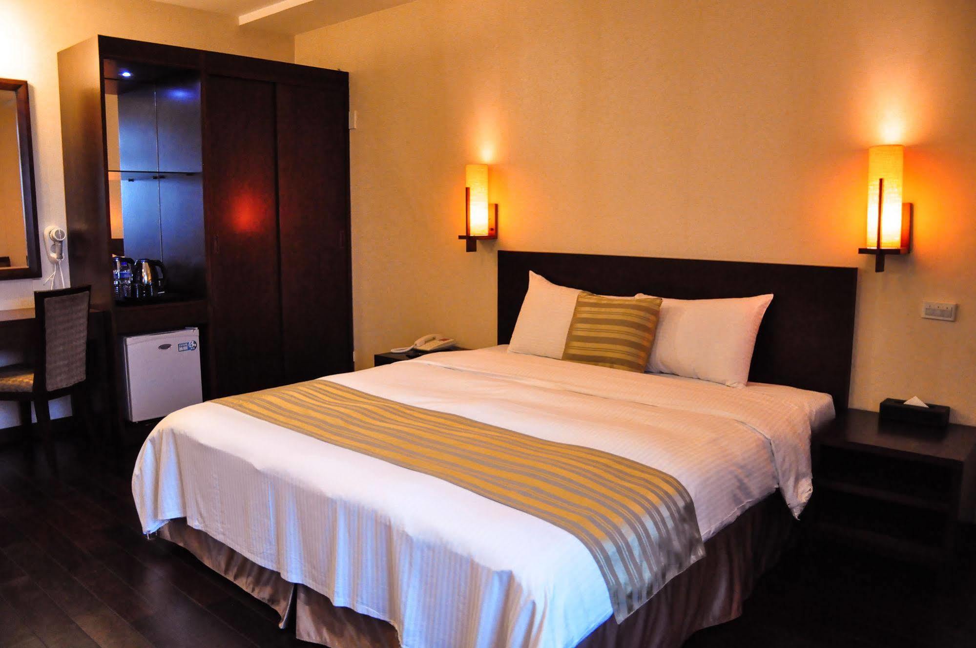 9 Hotel Синдиен Екстериор снимка